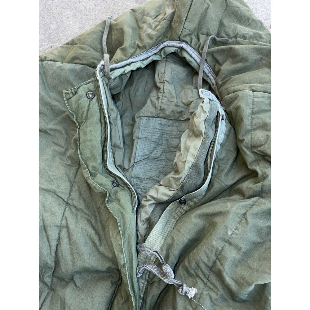 Vintage Military issued army green Intermediate Cold, Sleeping Bag
